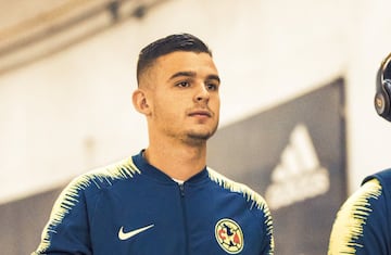 El futbolista de 21 años se convirtió en el primer refuerzo de las Águilas para el presente certamen, el ‘Poeta’ llega con el cartel de ser el goleador de la Copa Sudamericana en 2018 con Deportivo Cali.