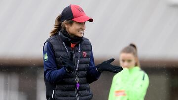 Iraia Iturregi, entrenadora del Athletic femenino.