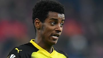 Isak could benefit from Batshuayi injury - Dortmund's Stoger