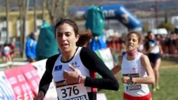 <b>CAMPEONA. </b>Nuria Fernández precede a Diana Martín en la meta.