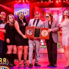 Sangre Chicana recibe reconocimiento en Homenaje a Dos Leyendas