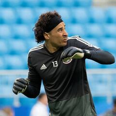 Nápoles desiste definitivamente de Guillermo Ochoa