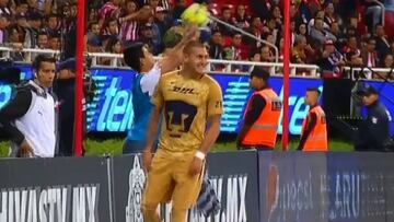 Lo + visto: el especial duelo de Nico Castillo con arquero rival