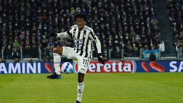 TURIN, ITALY - APRIL 03: Juan Cuadrado of Juventus in action during the Serie A match between Juventus and FC Internazionale at Stadio Allianz on April 03, 2021 in Turin, Italy. (Photo by Pier Marco Tacca/Anadolu Agency via Getty Images)