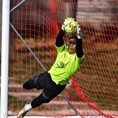 Sheffield espera a Devis Vásquez