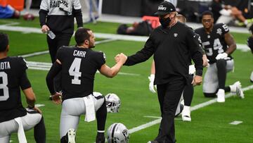 Jon Gruden precis&oacute; que hay 50% de probabilidad de que Carr inicie frente a Dolphins. De usar a Mariota, el equipo adaptar&aacute; su juego ofensivo inclin&aacute;ndose hacia la carrera.