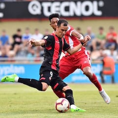 Linares acaba con un Girona que jugó 50 minutos con diez