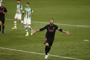 2-3. Sergio Ramos celebró el tercer gol que marcó de penalti.