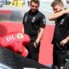 Vettel espió al Mercedes en las verificaciones y Hamilton lo vio