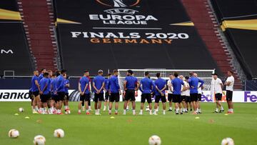 Los jugadores del Basel antes de jugar en Europa League contra el Shakhtar 