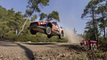 Neuville y Mikkelsen lideran el primer d&iacute;a en Turqu&iacute;a.