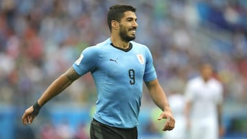 Luis Suárez sits out Uruguay duties for birth of third child