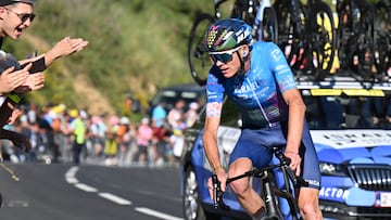 El ciclista británico Chris Froome, durante la subida a Alpe d'Huez en el Tour de Francia 2022.