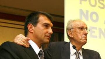 <b>LLANTO FRUSTRADO. </b>Laporta recibió ayer el apoyo del sacerdote Josep Maria Ballarín en su mítin.