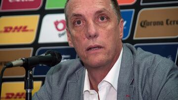 Photo during the press conference of the farewell of Dario Veron of Team Pumas UNAM facing the beginning of the Apertura 2017 Tournament of the Liga BBVA Bancomer MX, in the Olimpico Universitario Stadium.
Foto durante la conferencia de prensa de la despedida de Dario Veron del Equipo Pumas UNAM de cara al inicio del Torneo Apertura 2017 de la Liga BBVA Bancomer MX, en el Estadio Olimpico Universitario, en la foto: Rodrigo Ares de Parga
14/06/2017/MEXSPORT/Victor Leon.