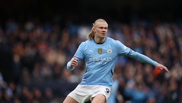 MANCHESTER (United Kingdom), 15/03/2025.- Erling Haaland of Manchester City in action during the English Premier League match between Manchester City and Brighton & Hove Albion, in Manchester, Britain, 15 March 2025. (Reino Unido) EFE/EPA/ADAM VAUGHAN EDITORIAL USE ONLY. No use with unauthorized audio, video, data, fixture lists, club/league logos, 'live' services or NFTs. Online in-match use limited to 120 images, no video emulation. No use in betting, games or single club/league/player publications.