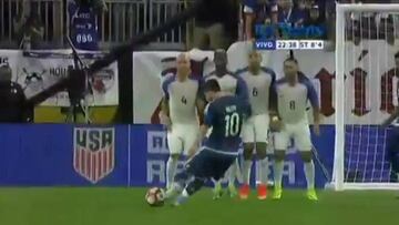 El gol de falta de Messi de otro mundo. Más escuadra, ¡imposible!