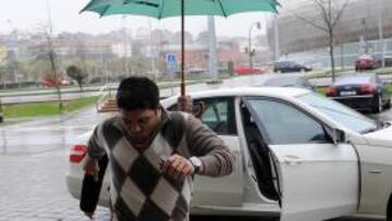 <b>AQUÍ SÍ SALTÓ. </b>Lo que no pudo hacer en el Alfonso Pérez, no lo pudo evitar ayer en El Sardinero.