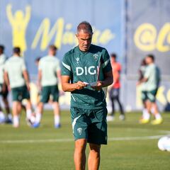 Garitano echa una mirada al pasado