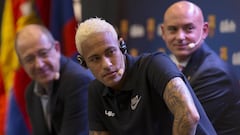Neymar confirms he held talks with PSG this summer