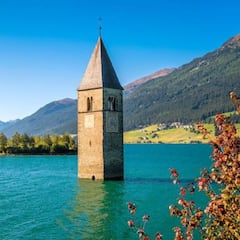 Emerge un pueblo perdido en un lago de Italia