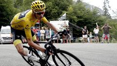 Chris Froome rueda durante una etapa del Tour de Francia.