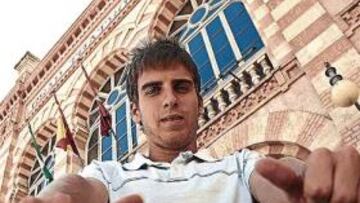 <b>ILUSIONADO. </b>El canterano Fran Cortés sólo piensa en conquistar esta noche el Trofeo Carranza ante su afición.