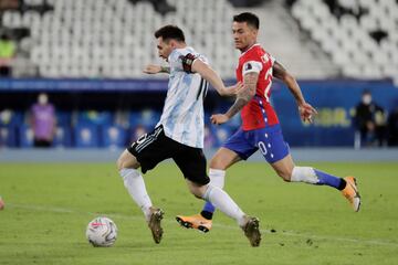 Bravo, Vidal y Messi: las postales del debut de la Roja