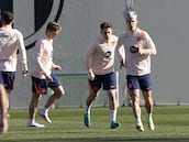 De Jong y Cancelo, novedades en la lista