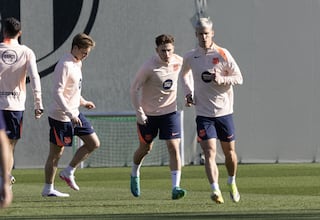 De Jong y Cancelo, novedades en la lista