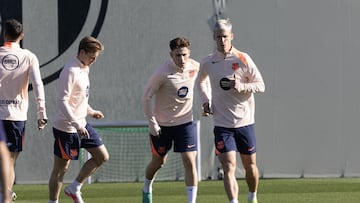 30/01/25 FC BARCELONA
ENTRENAMIENTO
DANI OLMO FERMIN FRENKIE DE JONG