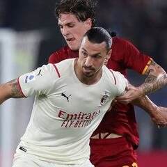 Ibra tumba a la Roma, Mou pierde los papeles