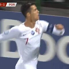 Le contaremos a nuestros nietos que vimos a Cristiano: póker, uno de los goles tiene miga...