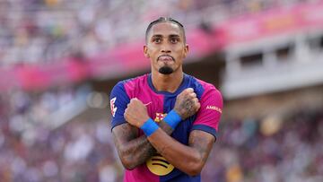 BARCELONA, SPAIN - AUGUST 31: Raphinha of FC Barcelona celebrates scoring his team's fourth goal during the La Liga match between FC Barcelona and Real Valladolid CF at Camp Nou on August 31, 2024 in Barcelona, Spain. (Photo by Alex Caparros/Getty Images)