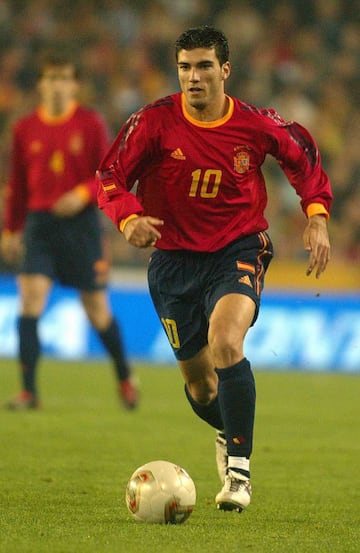 El de Utrera ha defendido el dorsal 9, 17 y 10 en la selección española. Con la 'Roja' ha jugado 22 encuentros donde ha podido anotar 4 goles.