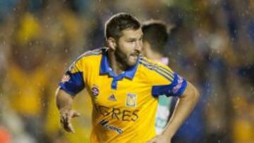 Gignac celebra sugol m&aacute;s reciente en la Liga MX, ante Santos Laguna