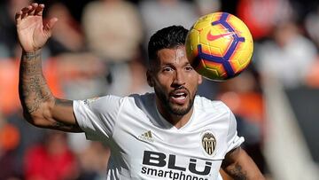 Garay pide perdón tras ser cazado replicando a los pitos en Mestalla: "Que les den por culo..."