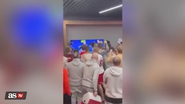 Tras pelea con Barrios y Zenit, el rival celebra y aplaude lo sucedido en ese encuentro.