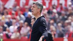 Sevilla, 02/03/2024.- El entrenador de la Real Sociedad Imanol Alguacil, durante el partido de LaLiga EA Sports de la jornada 27 contra el Sevilla disputado este sábado en el estadio Ramón Sánchez-Pizjuán de Sevilla.- EFE/José Manuel Vidal
