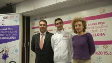 Frank Gonz&aacute;lez, Javier Fern&aacute;ndez y Marta Carranza en la presentaci&oacute;n de la Final ISU Grand Prix Barcelona 2015.