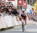 La foto finish otorga la Amstel a Kwiatkowski ante Cosnefroy