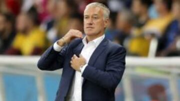 Deschamps da indicaciones en el Francia-Honduras.