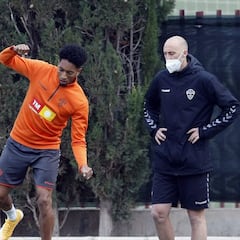 Mojica se suma al grupo y Piatti se queda en el gimnasio