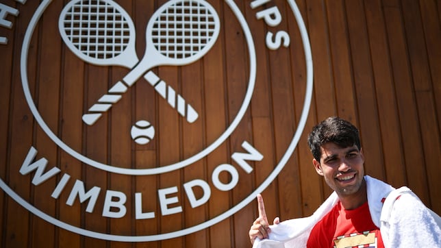 Alcaraz va a por el tercer título seguido en Wimbledon