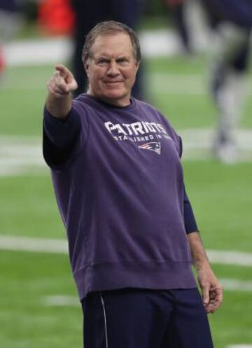 Vamos a ganar el quinto anillo y lo sabes... Eso piensa Bill Belichick instantes antes del partido.