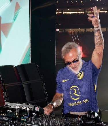 35.114 seguidores celebraron los fichajes y la plantilla del Cholo en el estadio Metropolitano. En la imagen, dj Gianluca Vacchi.