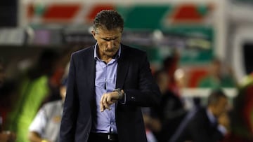 La AFA respalda a Bauza y niega un diálogo con Sampaoli