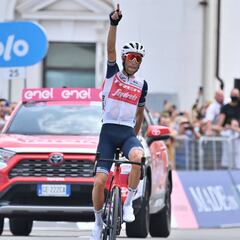El mejor Nibali resurge en casa para derrotar a Valverde