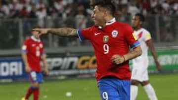 Eduardo Vargas se sumó a los lamentos por la partida de Jorge Sampaoli de la Selección.