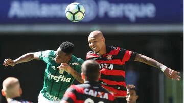 Mina volvería ante Corinthians, que sufre en pelota quieta